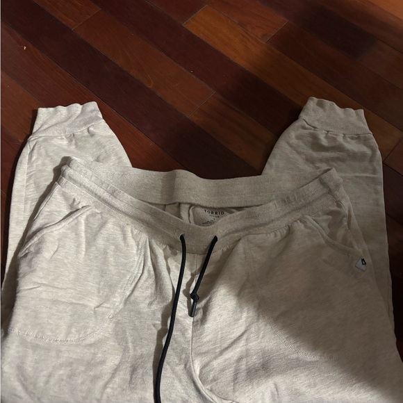 Torrid Crop Classic Fit Active Jogger 2X Beige Tan Athleisure Loungewear - Picture 2 of 6